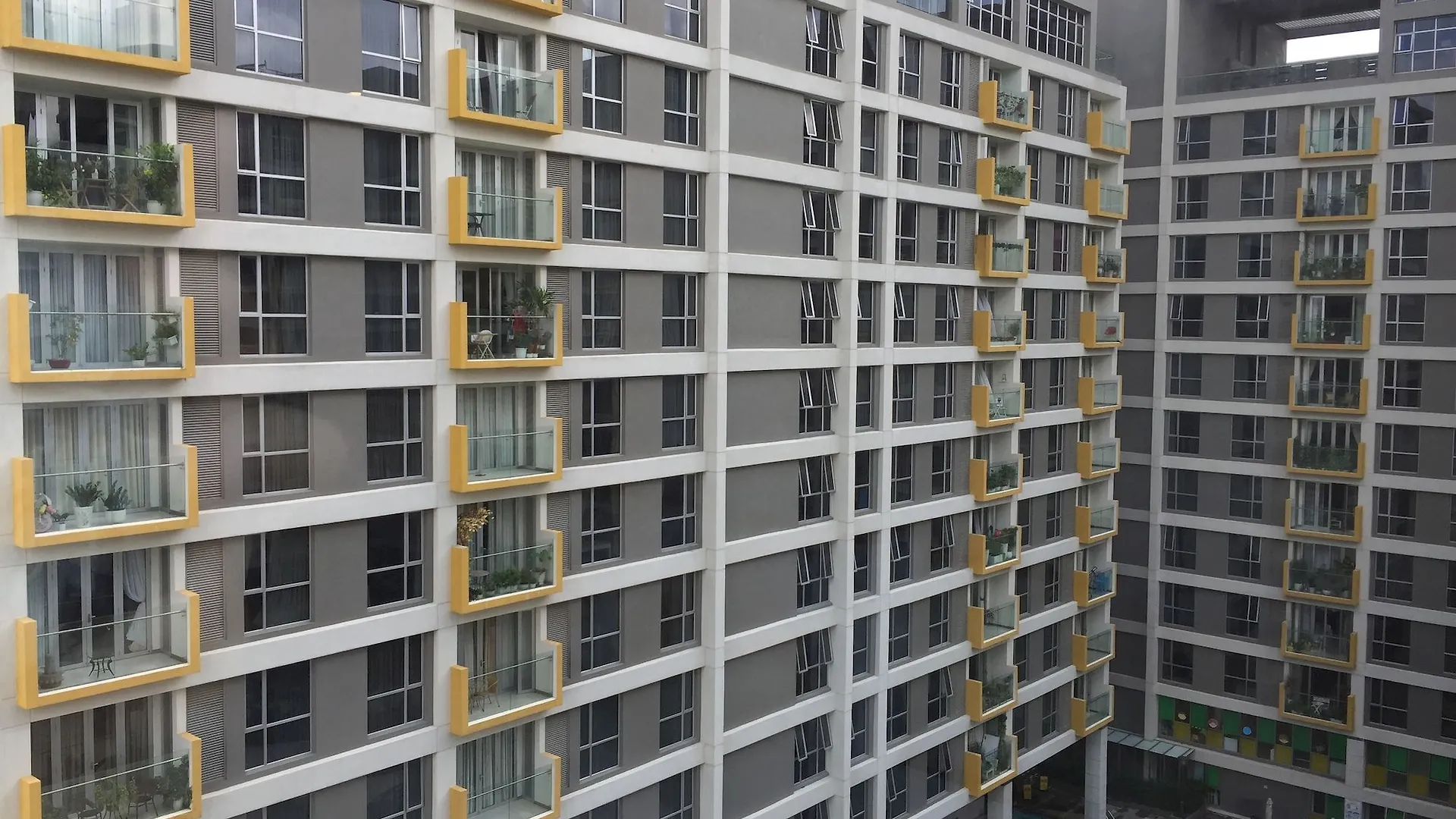 Bluesky Serviced Apartment Airport Plaza Ho Chi Minh City